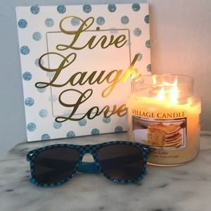 (Free bundle item) Blue checkered sun glasses